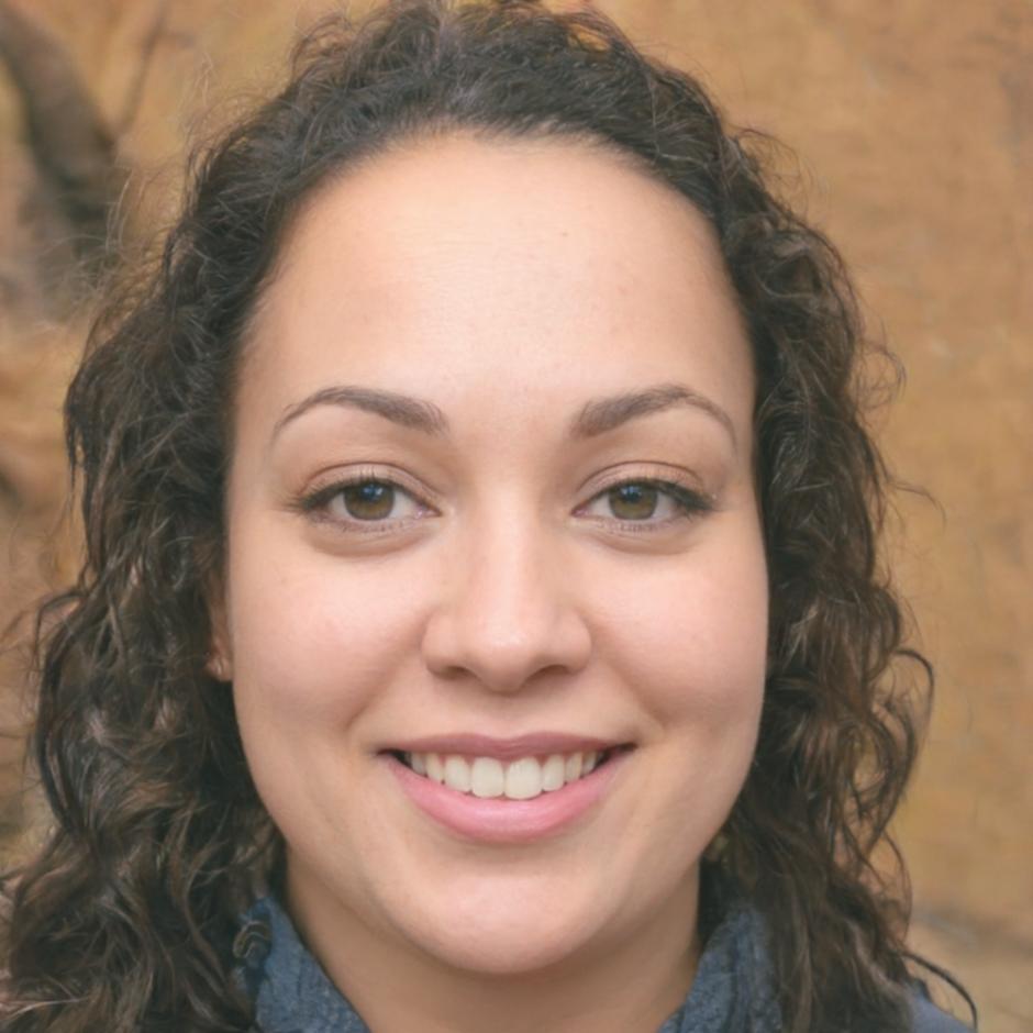 Isabella Ruiz, Retail Chain Director